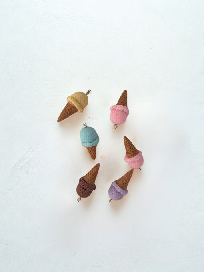 Cono Gelato A Ciondolo In Plastica Rigida | Meta Beauty